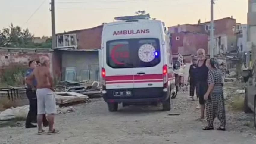Çanakkale'de Aile İçi Şiddet: Boşandığı Eşini Bıçakladı