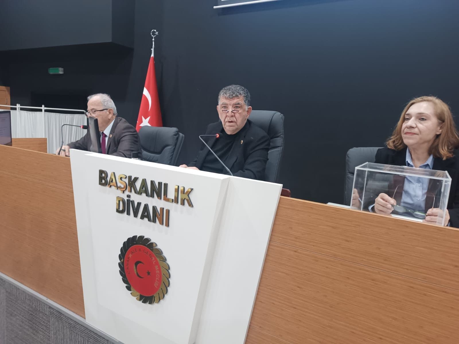 İl Genel Meclisi'ndeki Seçim Heyecanı: Birinci Başkan Vekili ve Katip Üyeleri Belirlendi