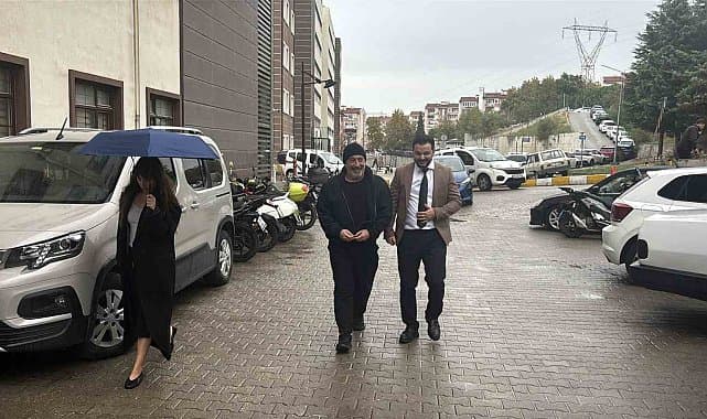 Kalp krizi sonrası kontrol için Çanakkale'ye gelen Cem Yılmaz: "Durumum iyi Allah'a şükür, zor bir şey atlattığım için dikkat etmem lazım"