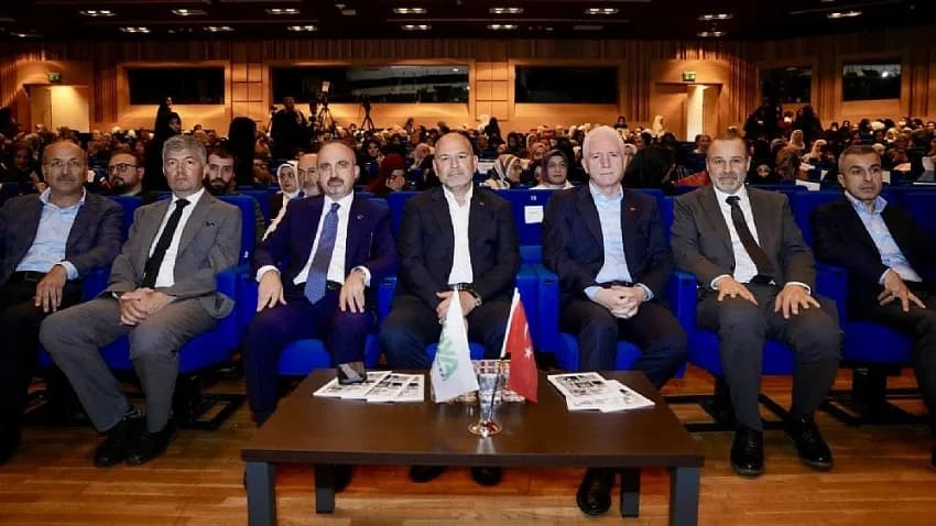 İçişleri Bakan Yardımcısı Bülent Turan, 33 Hafızın İcazet Sevincine Ortak Oldu