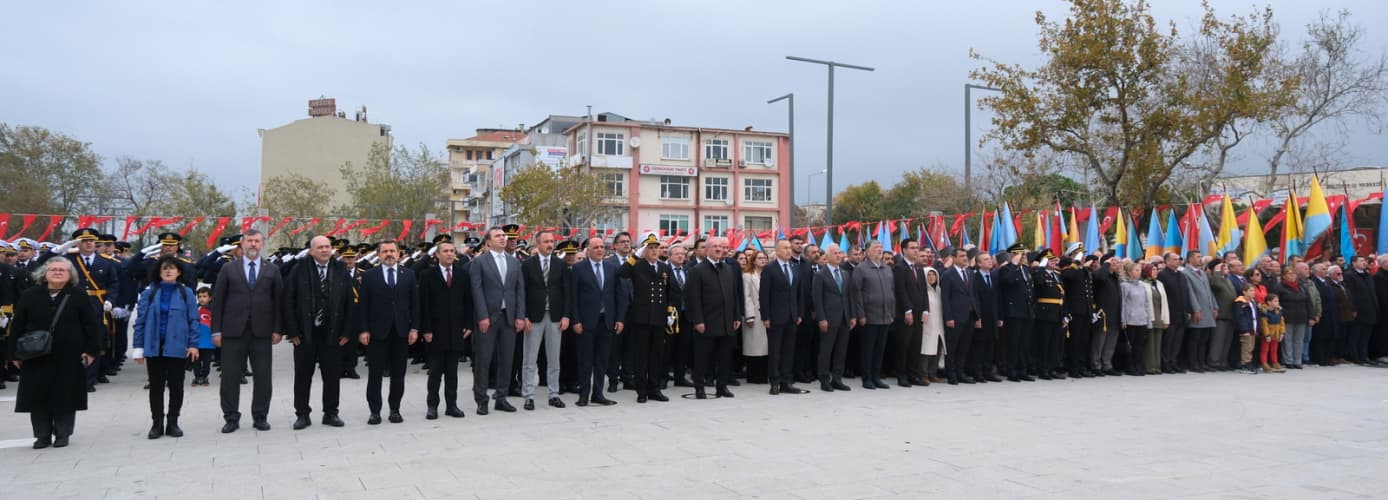 ÇOMÜ Ailesi 29 Ekim Cumhuriyet Bayramı Coşkusu Kutlamalarını Cumhuriyet Meydanı'nda Başlattı