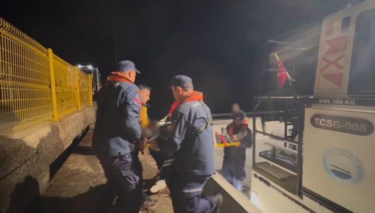 Bozcaada’da Trafik Kazası Sonrası Yaralının Sahil Güvenlik Tarafından Tıbbi Tahliyesi