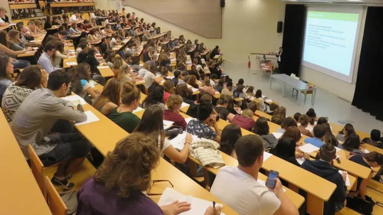Çanakkaleli Üniversite Öğrencilerine Yönelik Kritik Duyuru: Atlas Üniversitesi'nde Ders Alma ve Sınav Kuralları Kapsamlı Şekilde Değişti