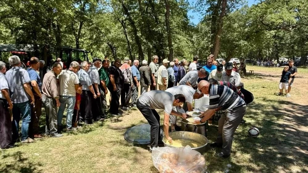 Dereoba Köyü Hayır Yaptı