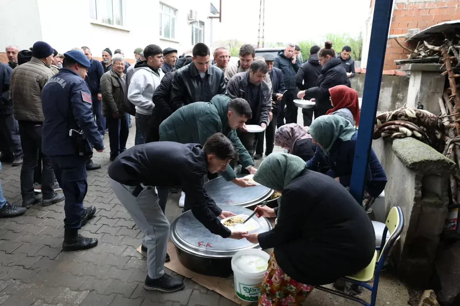 Çakır Köyü'nde Dayanışma Örneği