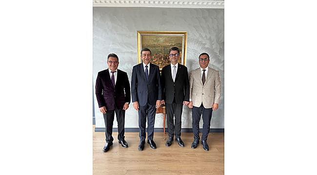 ÇOMÜ'DEN EĞİTİM ALANINDA ÖNEMLİ TEMAS Çanakkale Onsekiz Mart Üniversitesi (ÇOMÜ) Rektörü Prof. Dr. R. Cüneyt Erenoğlu, Final Eğitim Kurumları Yönetim Kurulu Başkanı ve Cumhurbaşkanlığı Eğitim Öğretim Politikaları Kurulu Üyesi İbrahim Taşel’i konuk