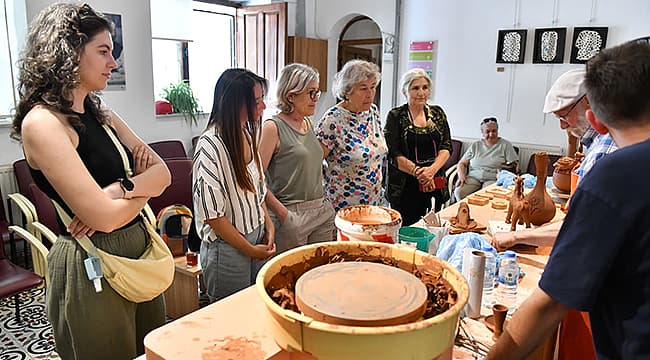 ÇANAKKALE SERAMİKLERİNDE FORM ÖZELLİKLERİ ÇALIŞTAYI DEVAM EDİYOR