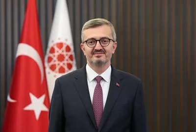 İletişim Başkanı Duran'dan 15 Temmuz Hatıra Rozeti Paylaşımı