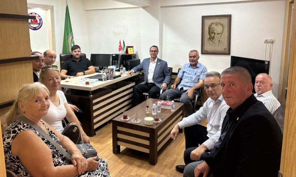 İYİ Parti Heyeti Ayvacık’ta Ziraat ve Esnaf Odalarını Ziyaret Etti