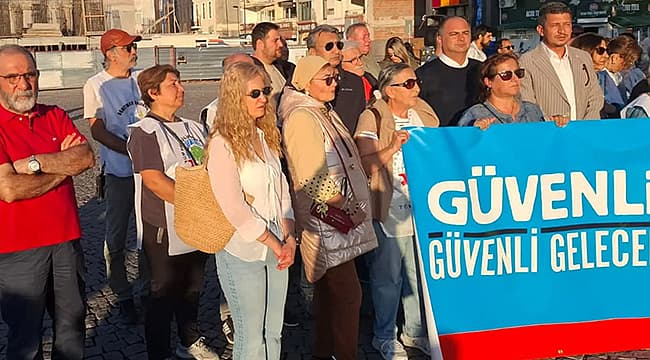 ÇANAKKALE'DE "GÜVENLİ OKUL, GÜVENLİ GELECEK" EYLEMİ Çanakkale İskele Meydanı’nda “Güvenli Okul, Güvenli Gelecek” çağrısıyla organize edilen eyleme YENİ Parti Çanakkale Merkez İlçe Başkanlığı da iştirak etti. AK PARTİ’DEN ÇANAKKALE’NİN 12 İLÇESİNE