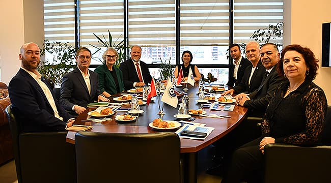 AVUSTRALYA BÜYÜKELÇİSİ VİNCENT'TAN ÇTSO'YA ZİYARET