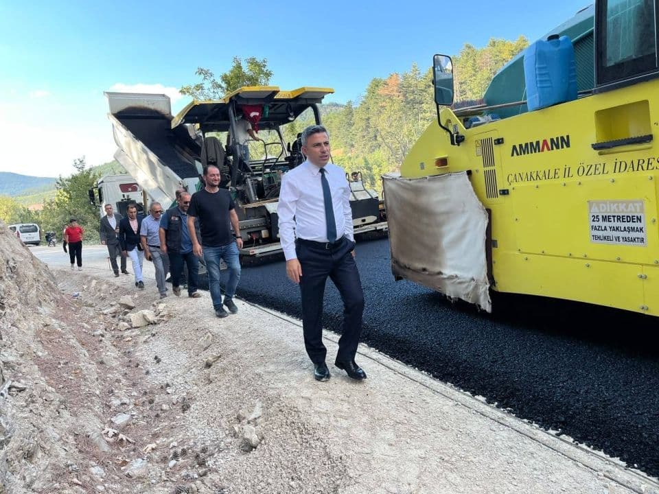 Bayramiç Ayazma Yolunda Sıcak Asfalt Çalışması