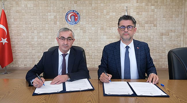 ÇOMÜ'DEN MANYAS GÖLÜ'NÜN GELECEĞİNE BİLİMSEL KATKI Çanakkale Onsekiz Mart Üniversitesi (ÇOMÜ) ile Manyas Belediyesi arasında, Avrupa Birliği Ufuk Avrupa (Horizon Europe) Programı bünyesinde desteklenen RAMSES Projesi’nin hayata geçirilmesine dönük