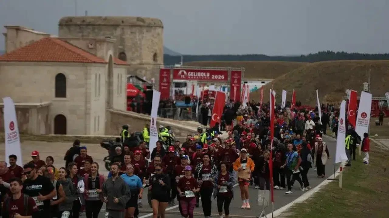 Gelibolu'da Tarihe Koşan Adımlar: 10 Ülkeden Binlerce Atlet Maraton Coşkusunu Yaşadı