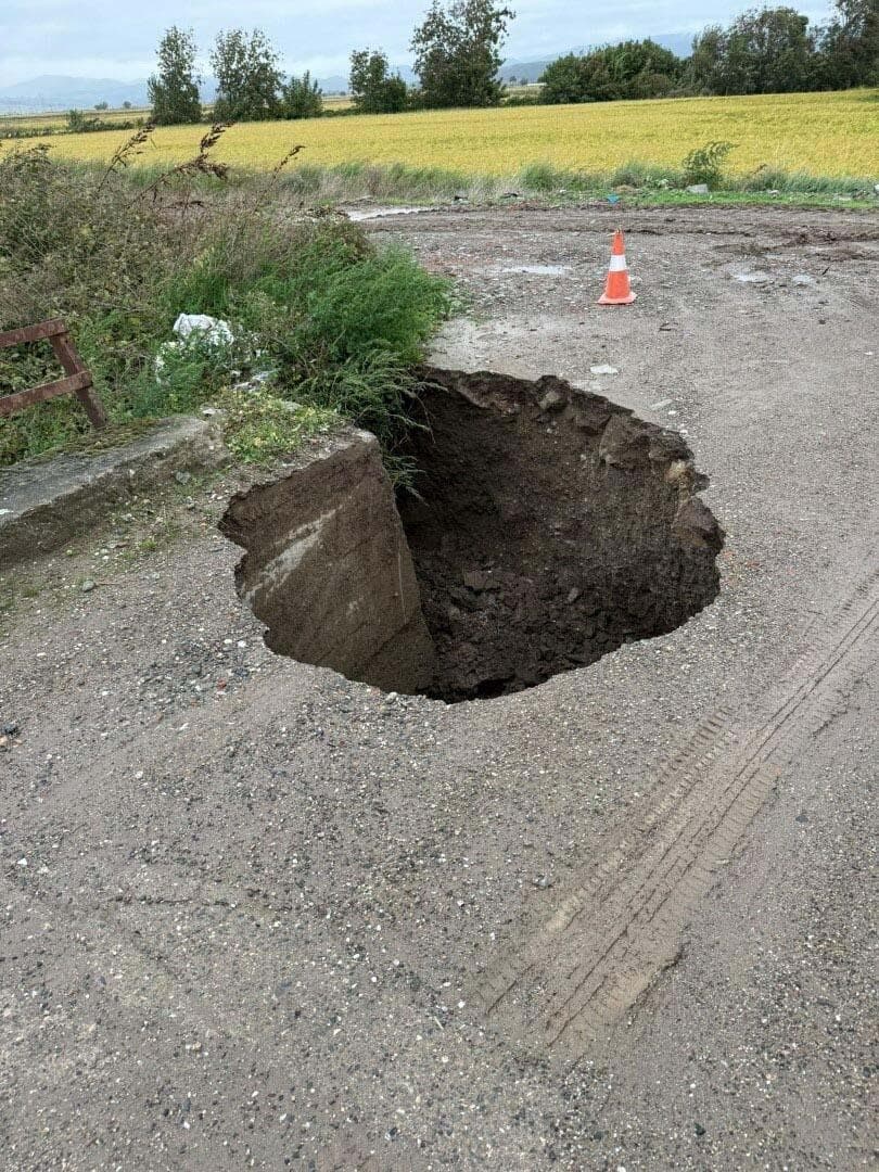 Yol çöktü, tekneler karaya vurdu Çanakkale’de