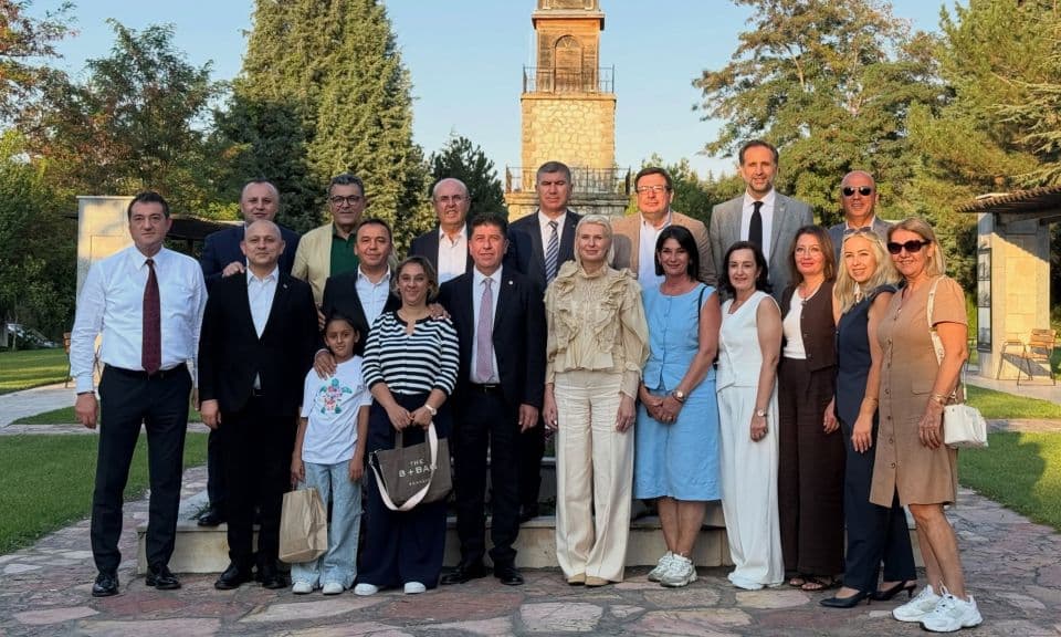 Çanakkale Belediye Başkanı Muharrem Erkek, Yeni Parti'nin İlk İl Belediye Başkanları Toplantısına Katıldı