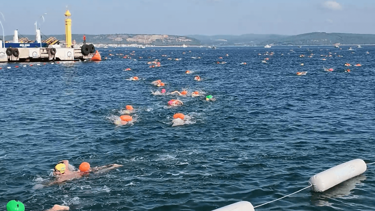 Çanakkale Boğazı’nda Dev Yarış! 1535 Sporcu Kulaç Attı