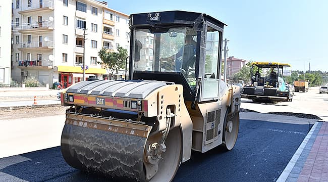 TROYA CADDESİ'NDE ASFALTLAMA ÇALIŞMALARI BAŞLADI