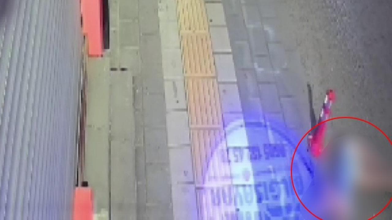 Ablası otizmli kardeşini 4. kattan attı!