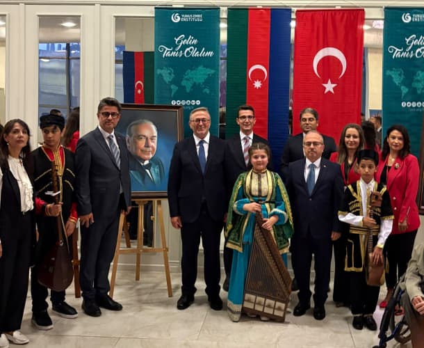 Çanakkale’den Bakü’ye “Ortak Medeniyet” Sergisi, Türkiye Cumhuriyeti’nin 103. Yılında Başkentte Sanatseverlerle Buluştu
