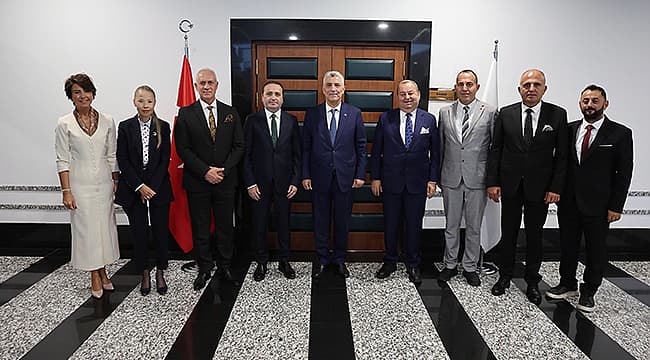BİGA'NIN STRATEJİK PROJELERİ TİCARET BAKANLIĞI'NDA GÖRÜŞÜLDÜ Biga Ticaret ve Sanayi Odası Yönetim Kurulu Başkanı Şadan Doğan, Ticaret Bakanı Prof. Dr. Ömer Bolat’ı makamında ziyarette bulundu. KAPALI YOL BİLGİLENDİRME! BÜLENT TURAN VE AK PARTİ