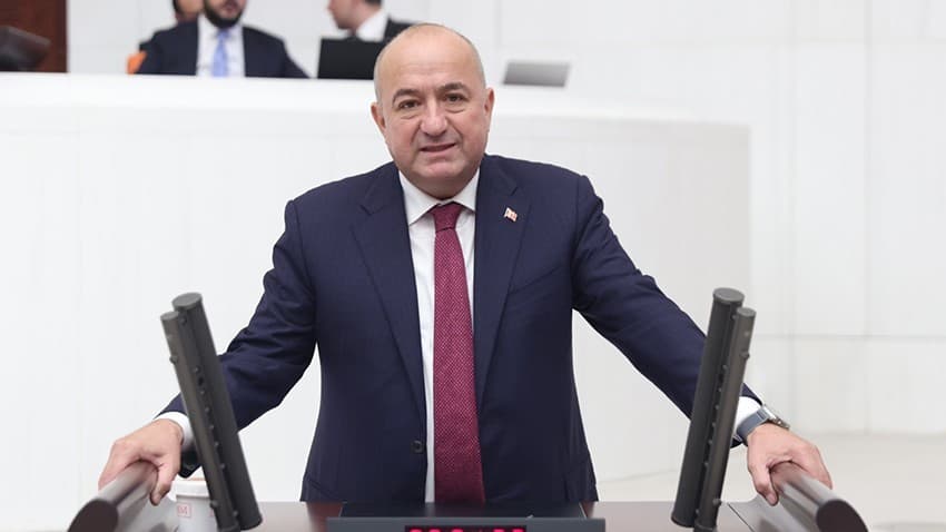 Çanakkale'de Sular Isınmaya Devam Ediyor: Ayhan Gider'den Özgür Özel'e Sert Yanıt