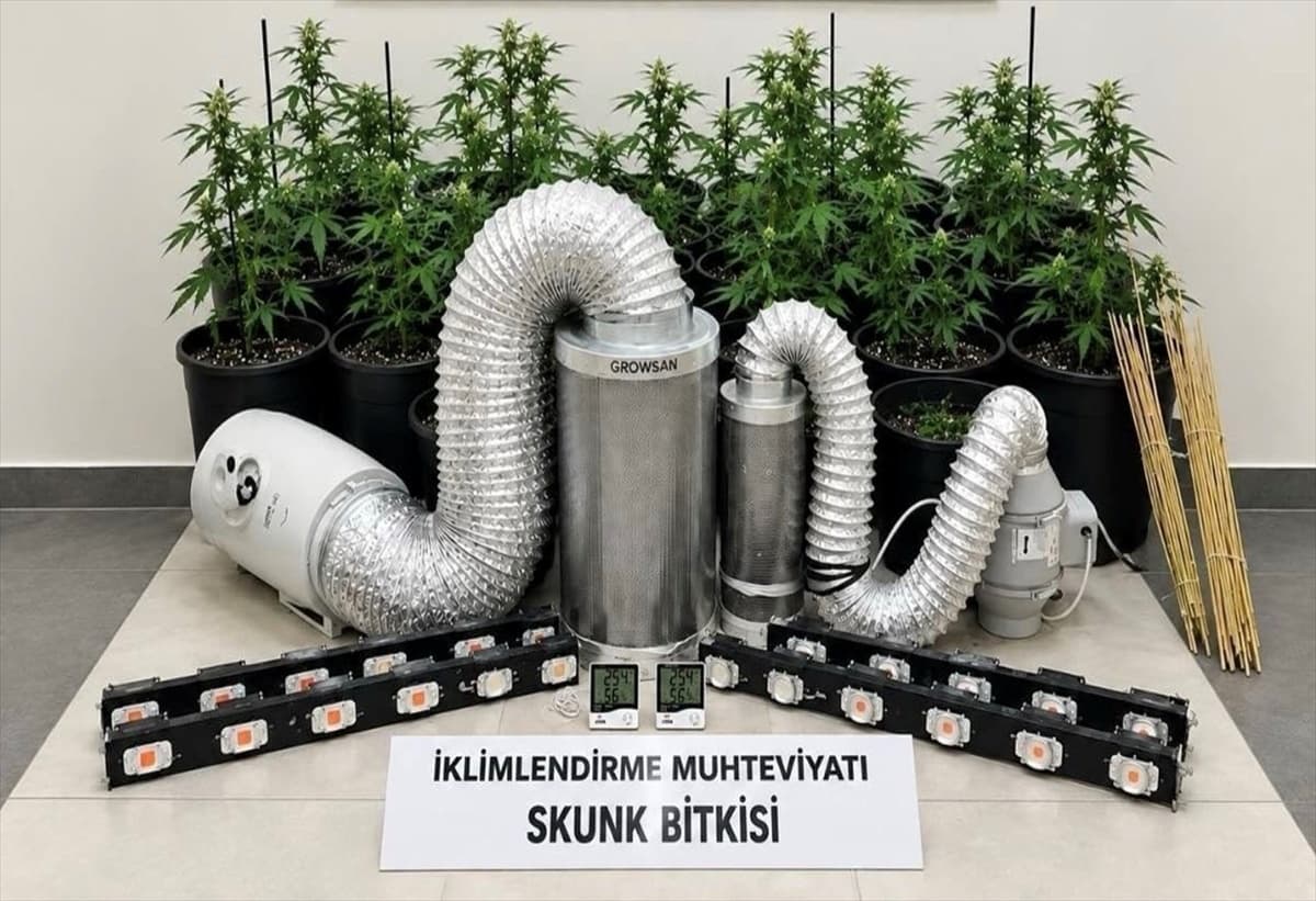 Çanakkale'de Jandarma Uyuşturucu Operasyonunda 11 Şüpheli Tutuklandı