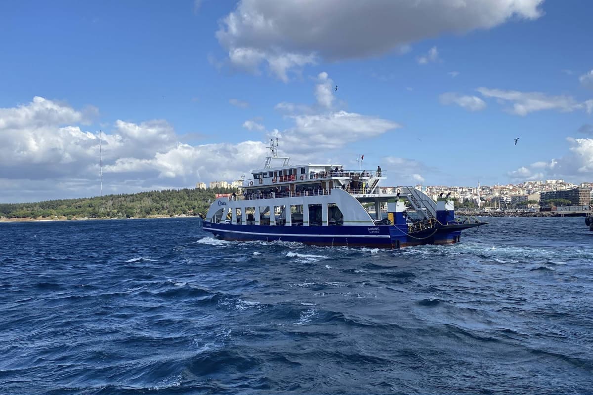 Gökçeada ve Bozcaada'ya yarın yapılacak tüm feribot seferleri iptal edildi - Evrensel