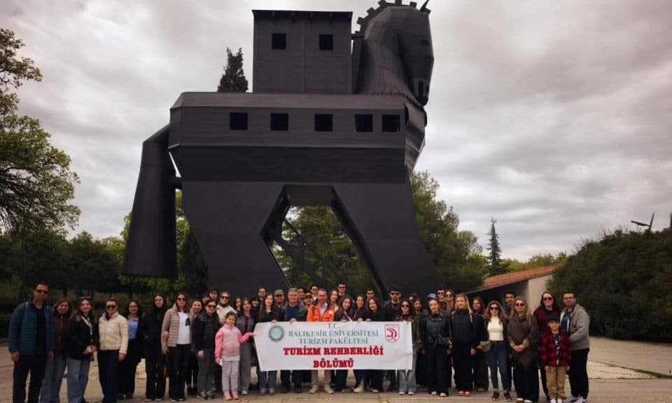 Çanakkale'de Eğitim İmza Attı: ÇARO, Bozcaada, Troya ve Assos'ta Öğrencilere Uzmanlık Kazandırdı