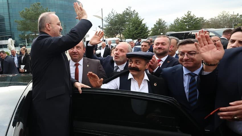 CHP'ye Çağrı: Erken Seçim Değil, Erken Kongre