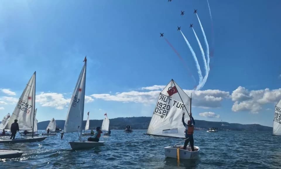 Çanakkale Boğazı'nda Eşsiz Görsel Şölen