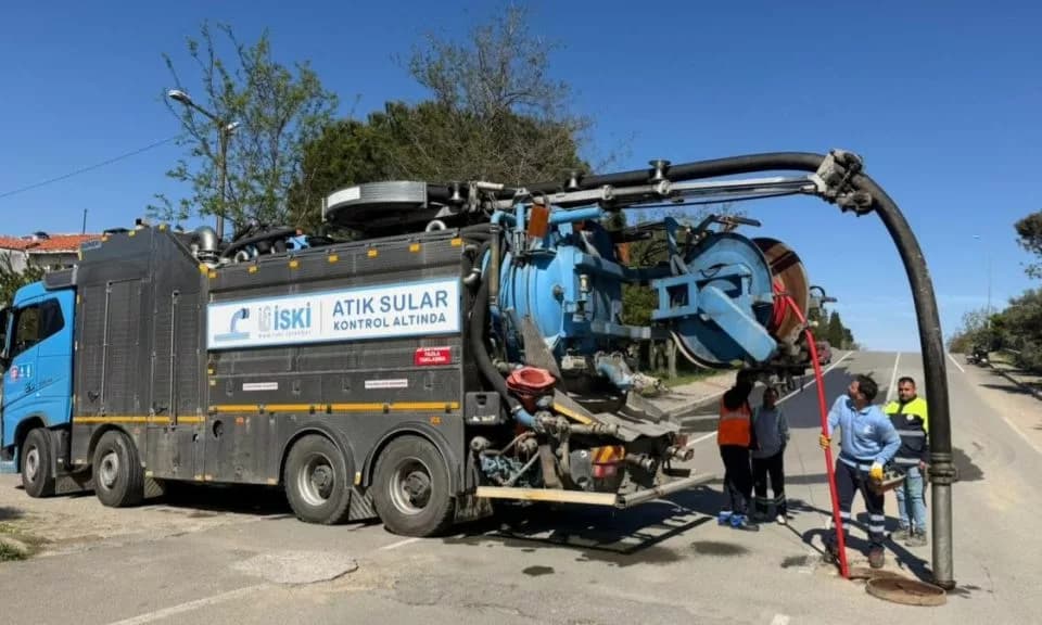 Gökçeada'da Kanalizasyon ve Atıksu Arıtma Tesisinde Bakım Çalışması