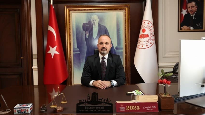 Bülent Turan'dan Polis Teşkilatına Önemli Bir Mesaj
