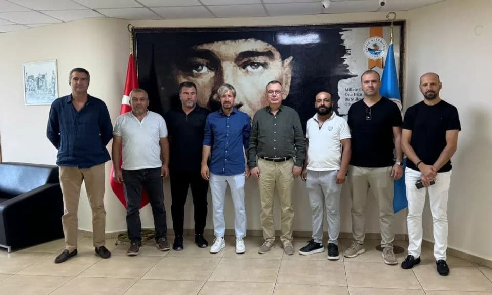 Kepez Hamidiye Spor Kulübü Yönetim Kurulu, Başkan Arslan'a Ziyarette Bulundu