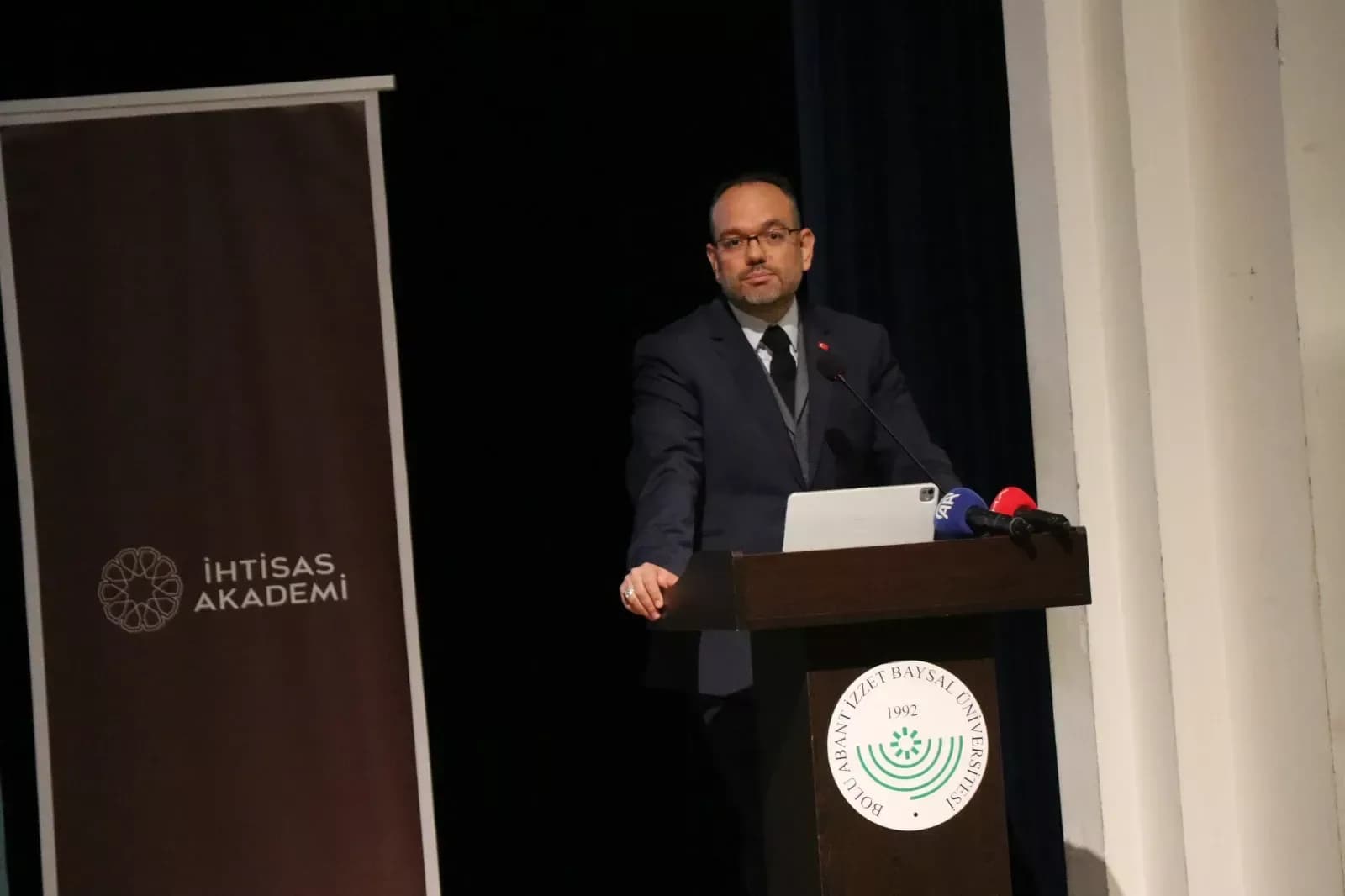 İletişim Başkan Yardımcısı Şahin: Sosyal Medya Bağımlılığı Sosyal İzolasyona Yol Açıyor