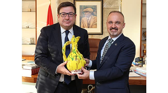 BÜLENT TURAN'DAN BAŞKAN MUHARREM ERKEK'E ZİYARET İçişleri Bakan Yardımcısı Bülent Turan, Çanakkale Belediye Başkanı Muharrem Erkek’i makamında konuk oldu. Alp Mercan Etüt Merkezi Sınav Haftasında Gece Yarısına Kadar Açık