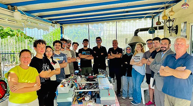 Rektör Erenoğlu, ÇOMÜ TALAY Takımının Yerli İnsansız Deniz Aracı Projesini İnceledi