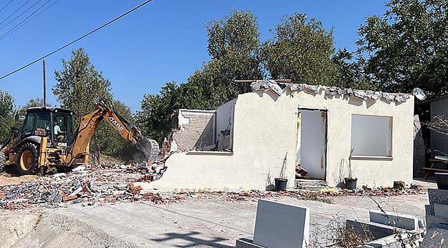 Ezine'de Kaçak Yapılar Yıkıldı: 7 Tesis Çanakkale Valiliği Koordinasyonunda Kaldırıldı