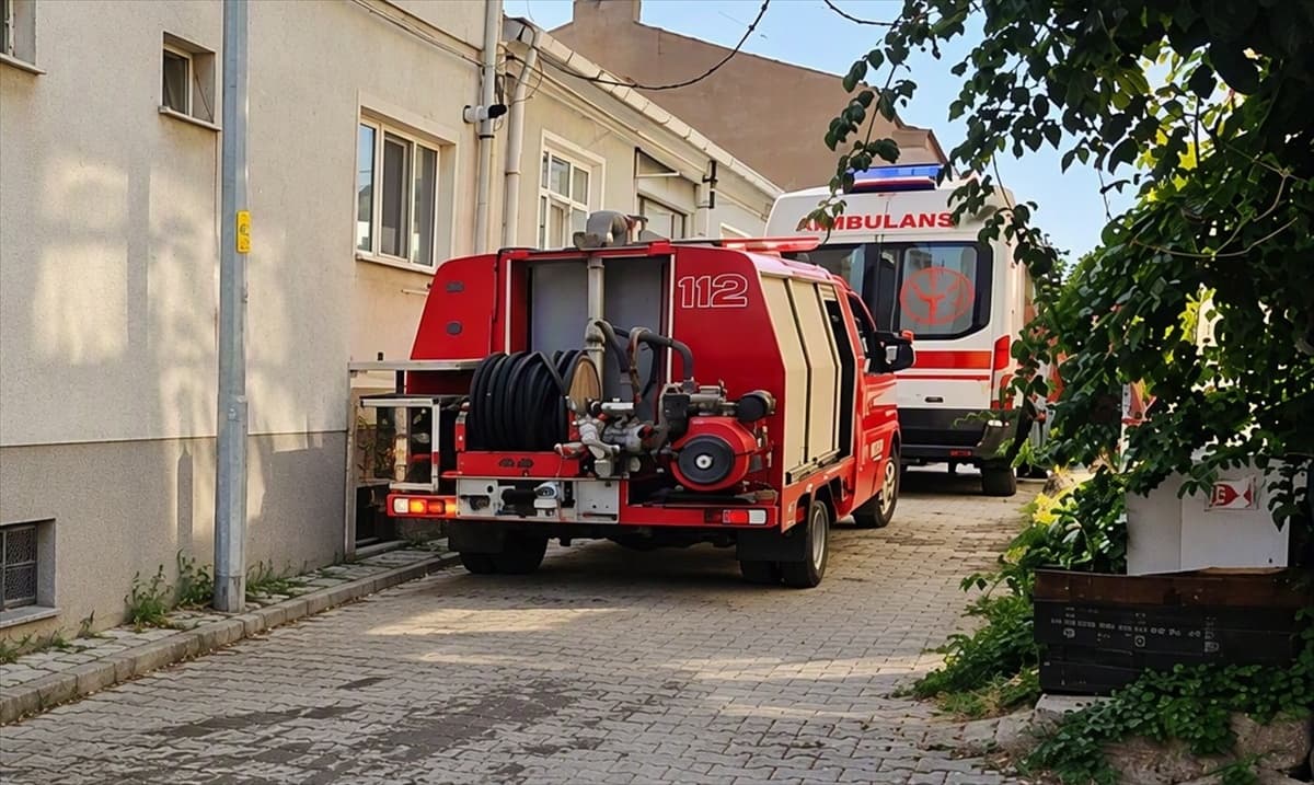 Gelibolu’da Banyoda Hareketsiz Kalan 55 Yaşındaki Avni Çakır Hayatını Kaybetti