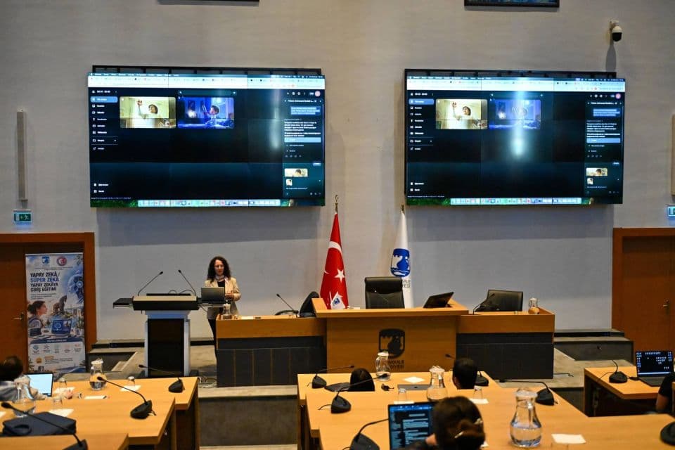 Çanakkale Belediyesi Gençlik Programıyla Yapay Zeka Becerileri Geliştirildi