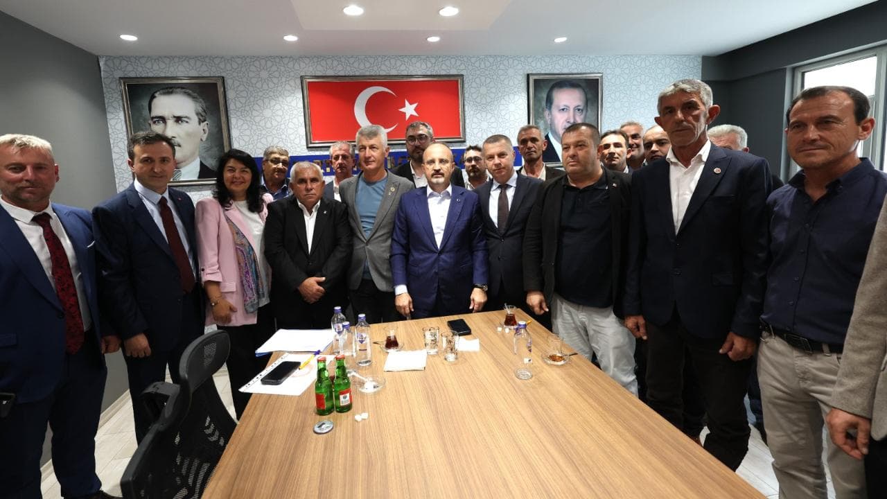 Biga'da 3 köy muhtarı AK Parti'ye hazır bulundu