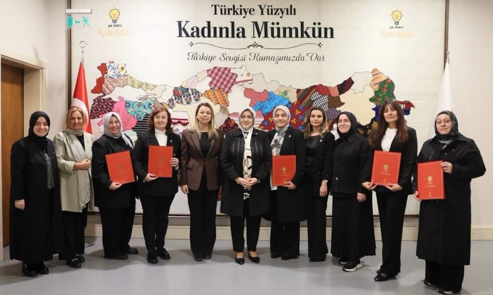 AK Parti Çanakkale’de Beş İlçe Kadın Kolları Başkanlığı Değişikliği