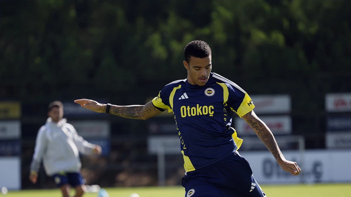 Fenerbahçe'de Amara Diouf'un Durumu ve Olası Kiralama Hamlesi Çanakkale'de Merak Ediliyor