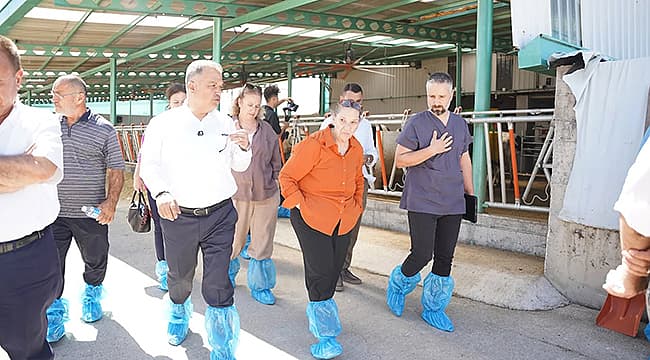 ÇALIŞTAY KATILIMCILARI ROBOTİK ÇİFTLİĞİ İNCELEDİ