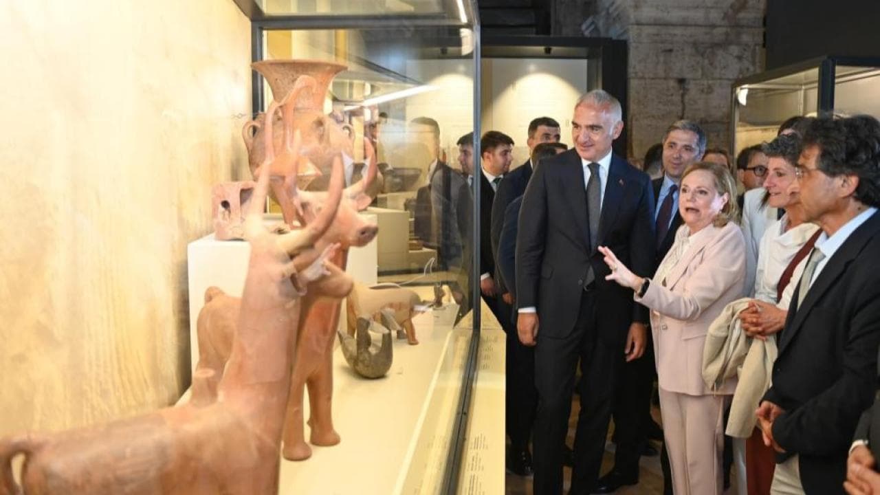 Çanakkale'nin Mirası Troya, Roma'da Ziyaretçi Rekorlarını Alt Üst Etti: Kolezyum Sergisi Büyük Yankı Uyandırdı