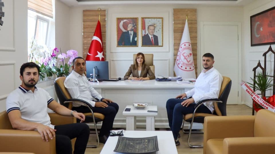 MHP Çanakkale İl Başkanı Salih Altınkaya, İl Milli Eğitim Müdürü Mine Hayta’yı Ziyaret Etti