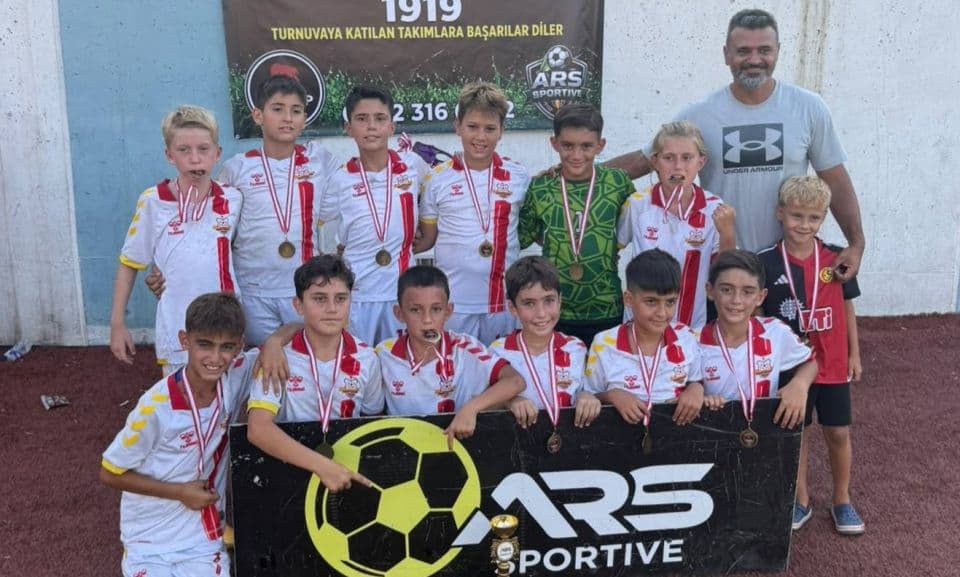 Kepez Hamidiye Spor Bursa’da Gümüş Kupa Birinciliğini Kovaladı