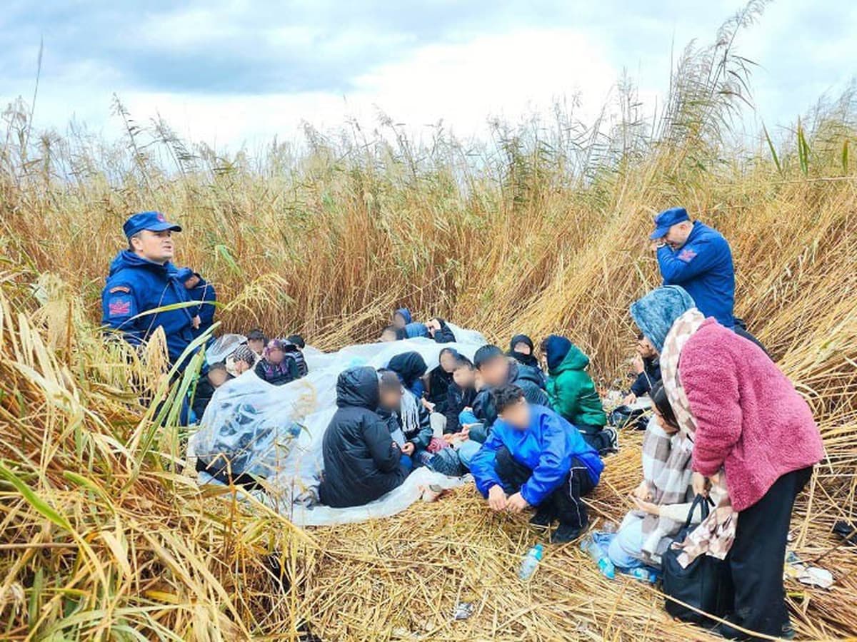 Ezine'de İnsanlık Dramı: Umut Yolculuğunda Yakalanan 39 Göçmenden 19'u Çocuk
