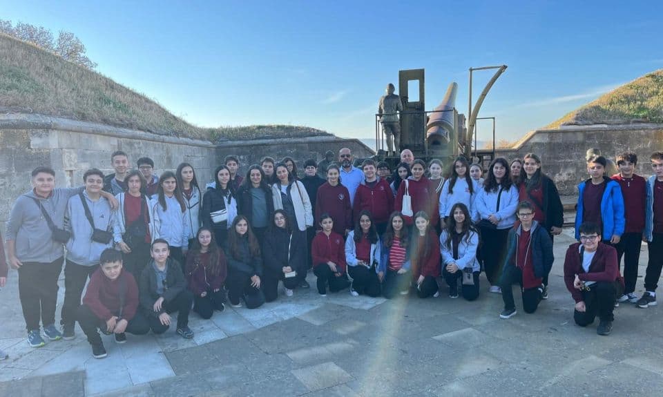 Eskişehirli 7. Sınıf Öğrencileri Şehit Soner Özübek Anısına Çanakkale'yi Keşfetti