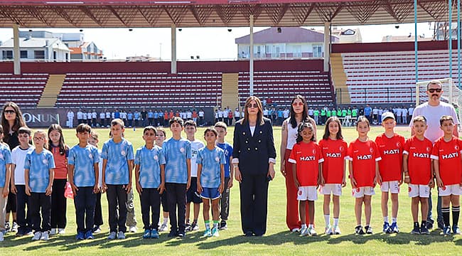 GELENEKSEL ÇOCUK OYUNLARI ŞENLİĞİ ÇANAKKALE'DE BAŞLADI
